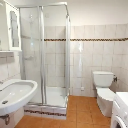 Gaestehaus & Privatzimmer Posch بيت ضيافة *