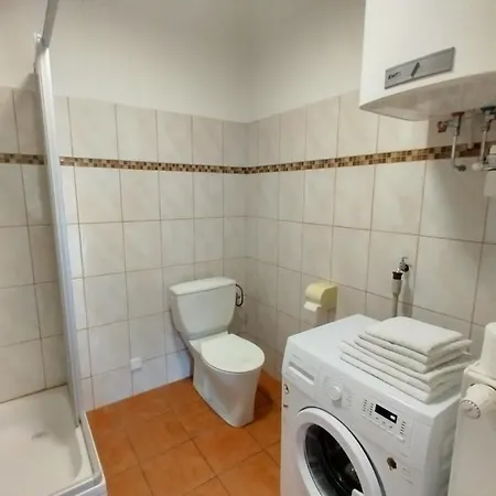 بيت ضيافة Gaestehaus & Privatzimmer Posch