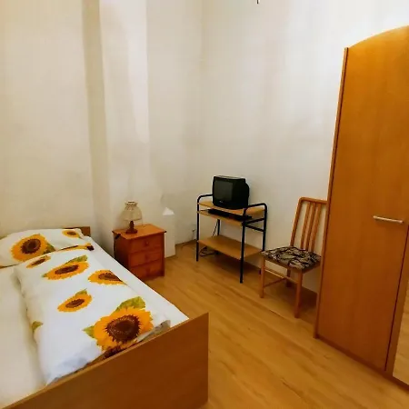 Gaestehaus & Privatzimmer Posch بيت ضيافة *