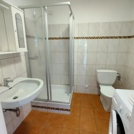 Gaestehaus & Privatzimmer Posch بيت ضيافة *